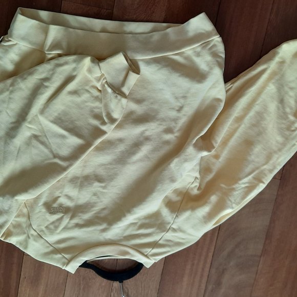 LEVI'S snack sweater size small - Picture 3 of 4